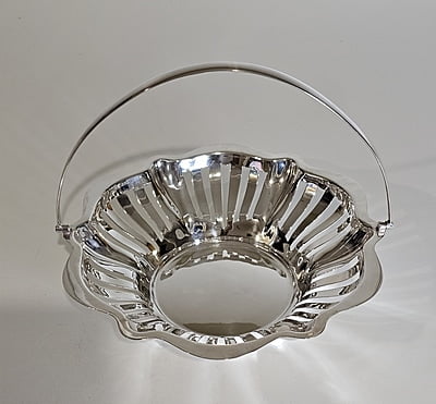 Basket Round Pierced English Silver Plate c.. SKU #: A312.