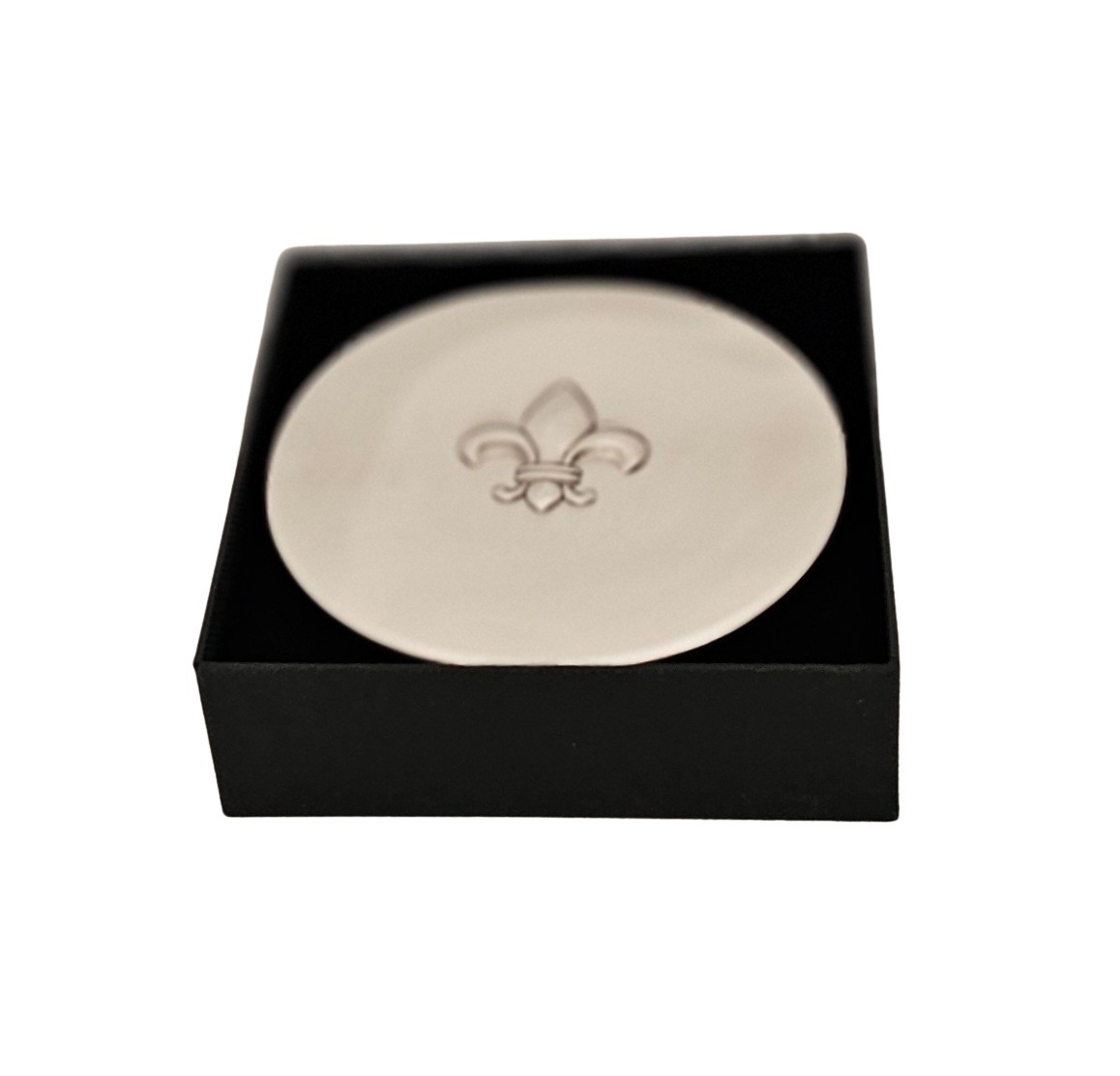 Fleur d' lis 3.5" Pewter Hinged Box. SKU #: EB19711.