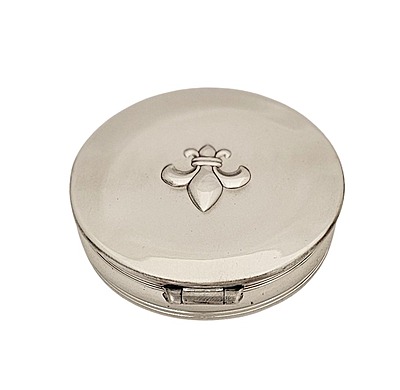 Fleur d' lis 3.5" Pewter Hinged Box. SKU #: EB19711.