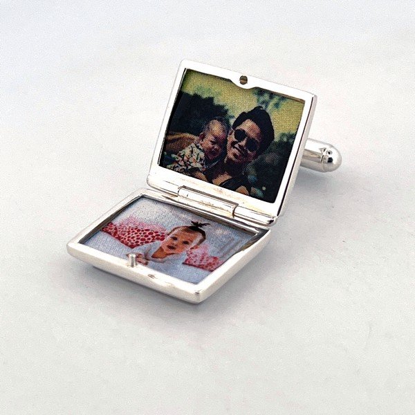 Cufflinks Black Onyx Rectangular Photo Frames/Lockets Swivel that Open for Two Photos English St.... SKU #: CU466. Cufflinks Black Onyx Rectangular Photo Frames/Lockets Swivel that Open for Two Photos English St.... SKU #: CU466.